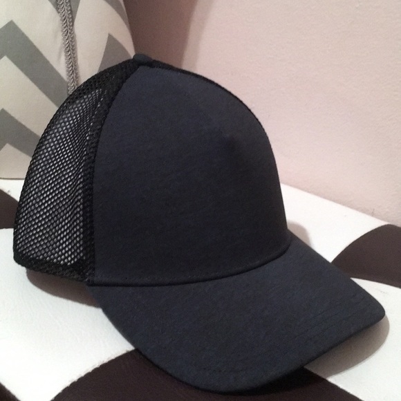 lululemon commission hat